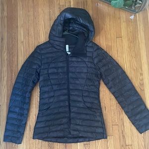 Lululemon lightweight puffer - size 6